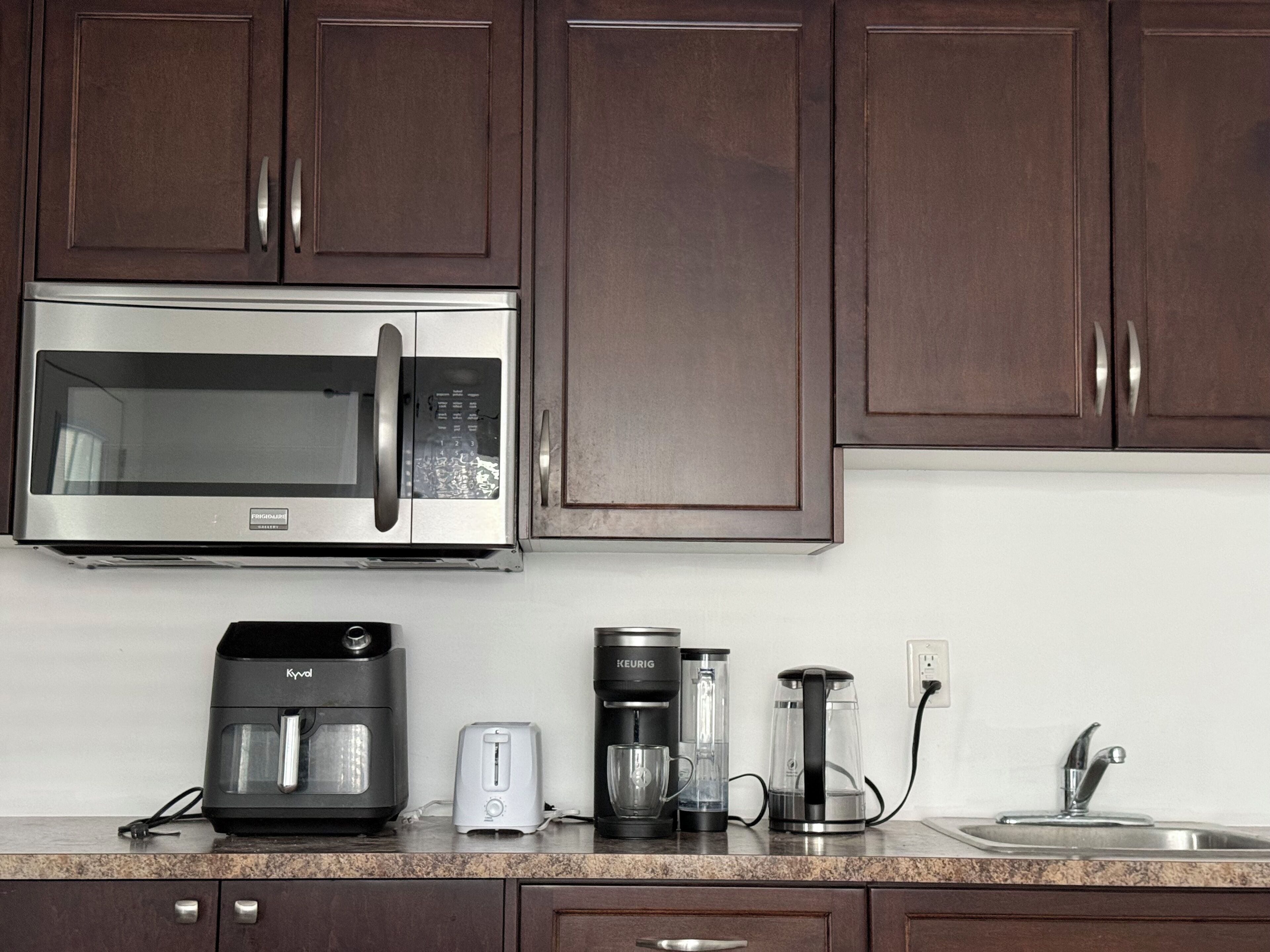 Fridge, microwave, coffee/tea maker, electric kettle