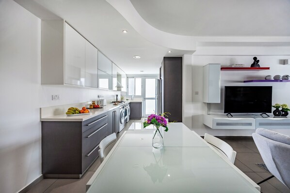 Apartment, 2 Schlafzimmer, Balkon, Stadtblick | Innenbereich