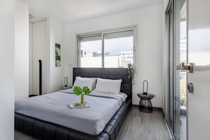 Appartamento, 2 camere da letto, balcone, vista città | 2 camere