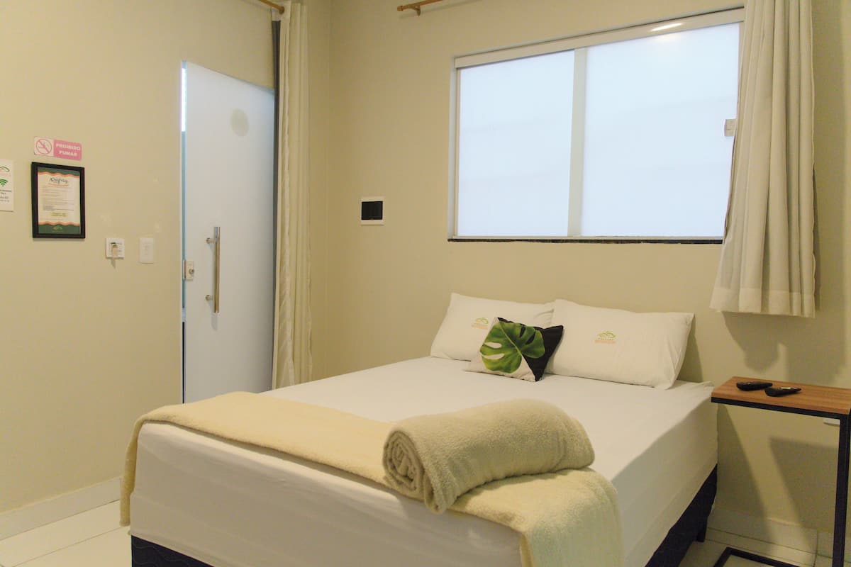 Quarto casal ou duplo standard, 1 quarto, para não fumantes, ar-condicionado | Wi-Fi de cortesia