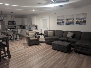 Smart TV - Located in the Eli community of Russell Springs near Beautiful Lake Cumberland. (Russell Springs)