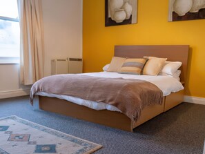 2 bedrooms, individually decorated, individually furnished, free WiFi - Enniskillen Hideaway (Enniskillen)