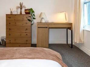 2 bedrooms, individually decorated, individually furnished, free WiFi - Enniskillen Hideaway (Enniskillen)