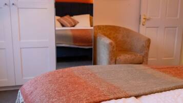 2 عدّة غرف نوم وبديكورات فريدة لكل غرفة وطراز فريد لكل وحدة