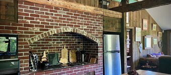 Rustic 5-bedroom house in Campton perfect for White Mountain family getaways