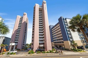 Exterior - Luxury Direct Oceanfront 1BR on the Boardwalk (Myrtle Beach)