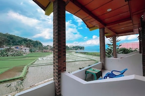 Property grounds - Doni Guest House by Staigo (Samosir)