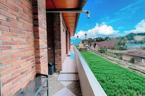 Terrace/patio - Doni Guest House by Staigo (Samosir)