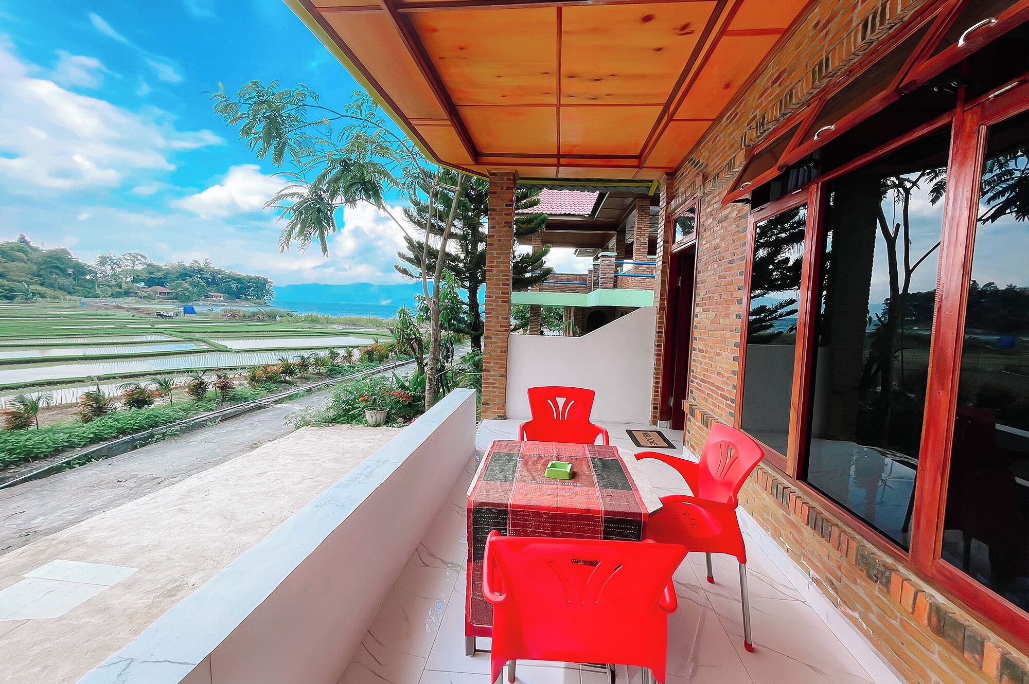 تناول الطعام بالخارج