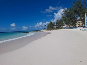 Beach - Ocean View Rockley by BLR (Rockley)