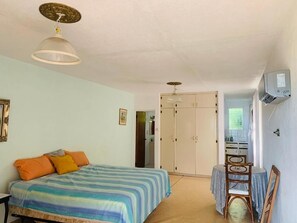 Studio, Balcony, Beach View - Ocean View Rockley by BLR (Rockley)