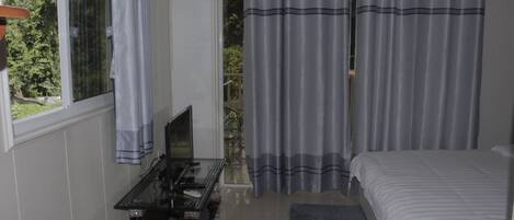 14 Schlafzimmer, BĂŒgeleisen/BĂŒgelbrett, WLAN, BettwĂ€sche