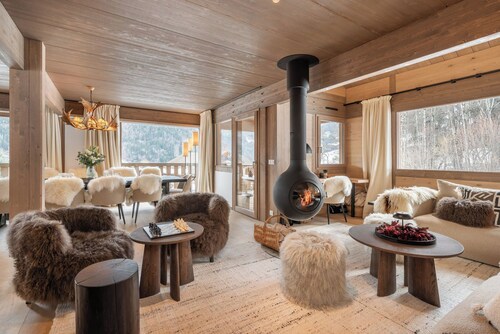 Chalet Quatre Coeurs with sauna in Saint Gervais