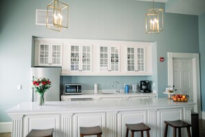 Fridge, microwave, dishwasher, coffee/tea maker