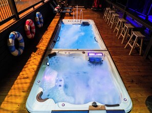 Pool - Amberleaf Ridge – Golf Simulator, Glow Pickleball, Pool, Spa, and Game Room (Broken Bow)