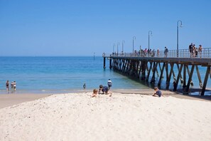Beach - Scandi Beach Breeze Minutes from Glenelg Beach (Glenelg)