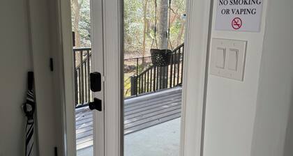 Cozy 1-bedroom apartment in serene Rehoboth Beach with AC