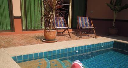 Villa Chomphoo, großzügiges Ferienhaus mit eigenem Pool in gepfegter Wohnanlage