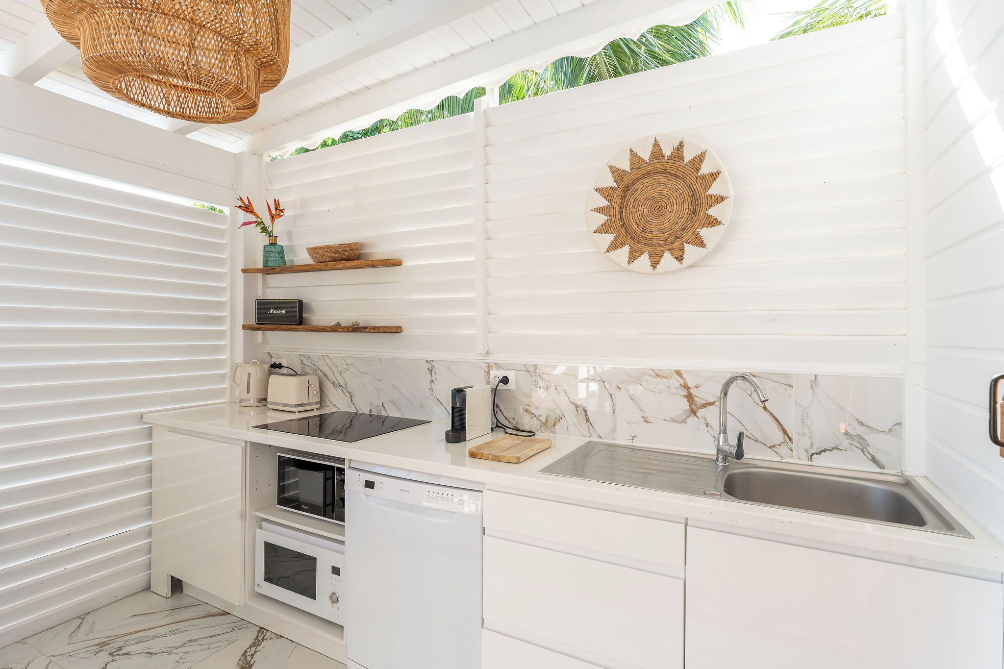 Réfrigérateur, micro-ondes, four, lave-vaisselle