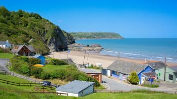 Una spiaggia nelle vicinanze