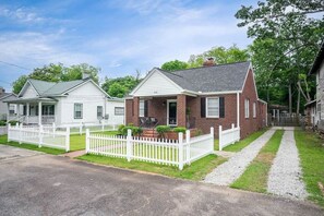 Exterior - Quaint house, king bed 2min from down town (Aiken)