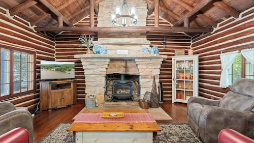 Log Cabin Retreat Two Cabins, One Stay