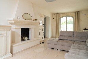 Living area - Lamacoppa exclusive 4 bedrooms Villa with Pool (Puglia)