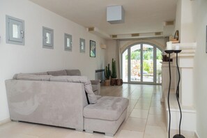 Living area - Lamacoppa exclusive 4 bedrooms Villa with Pool (Puglia)