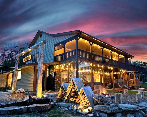 Norris Lake Resort-27 bdrm,sleeps 98! hotubs, docks, 8 firepits, sxs, rent boats