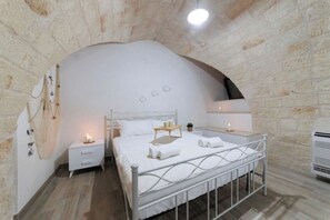 1 bedroom, WiFi, bed sheets - Sardella House (Monopoli)