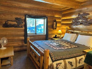 1 bedroom, iron/ironing board, WiFi, bed sheets - Gorgeous 1-bedroom plus loft cabin in historic Leadville perfect for a getaway! (Leadville)