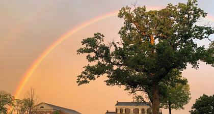 The Private's Suite: Elegant King Room in Heritage Estate