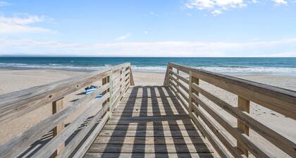 The Blue Pelican | Oceanview, Pool & Beach Access