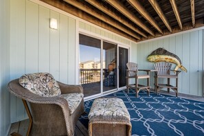 Outdoor dining - The Blue Pelican | Oceanview, Pool & Beach Access (Surf City)