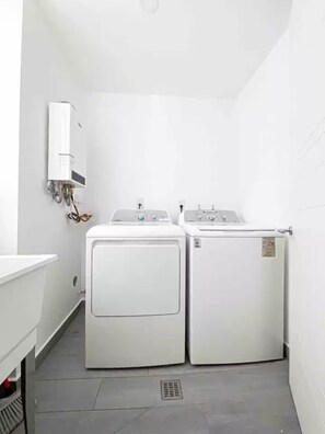 Interior - 102 Luxurious apartment, brand new, Ac included. (Zapopan)