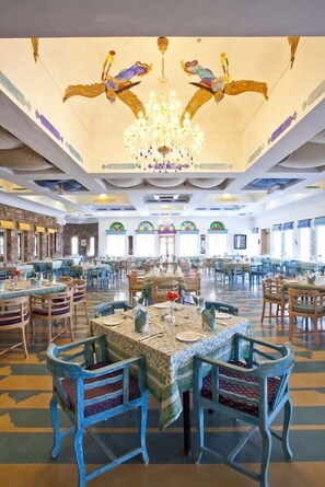 Dining - Neemrana Fort-palace - 15th Century, Delhi-jaipur Highway (Neemrana)
