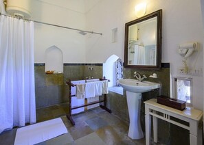 Bathroom - Neemrana Fort-palace - 15th Century, Delhi-jaipur Highway (Neemrana)