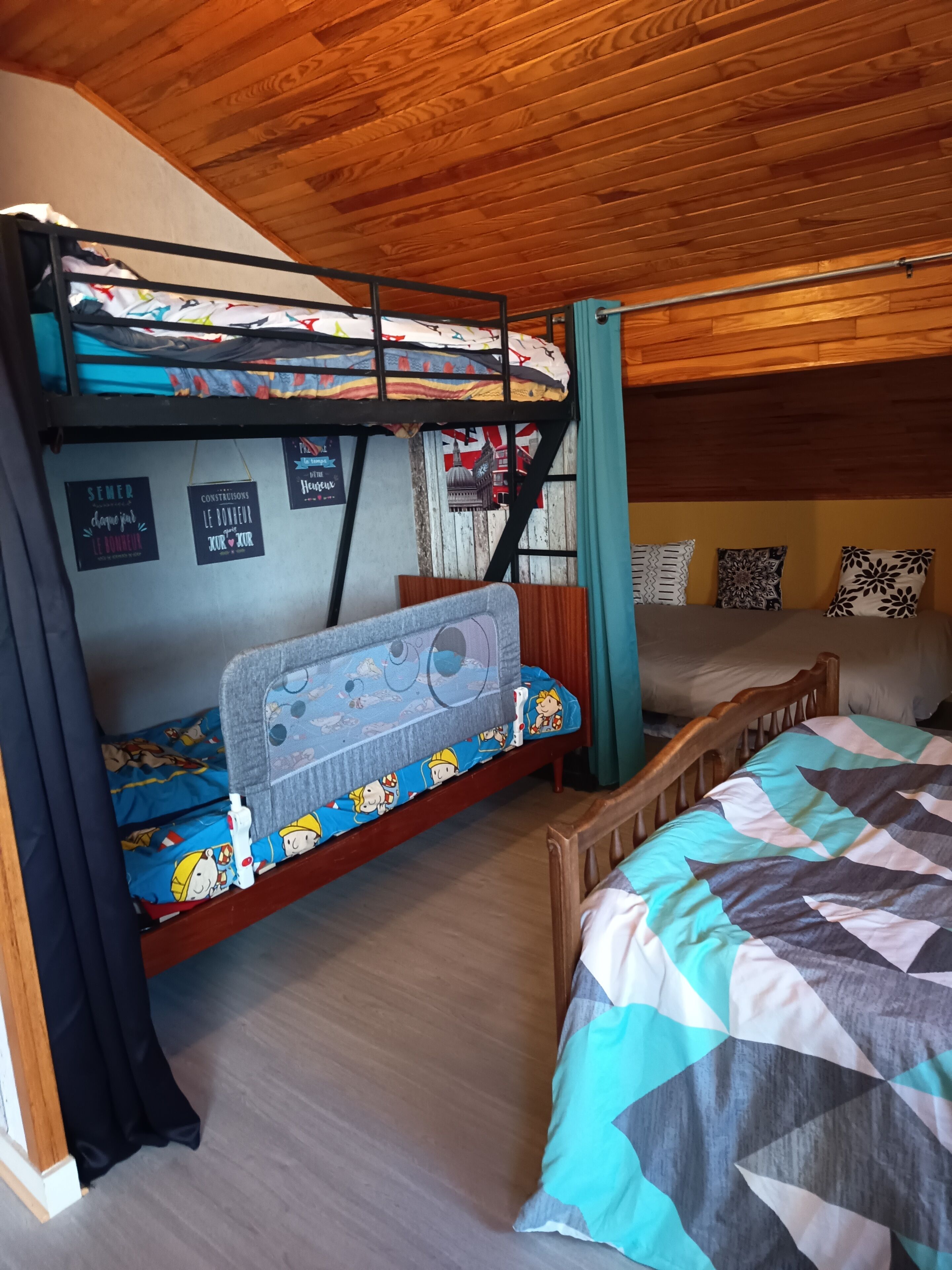 2 bedrooms, WiFi, bed sheets