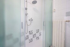 Shower, bidet - Aschitelli Apartment (Polignano a Mare)