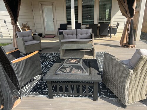 Spacious 4-bedroom house in quaint Montgomery with AC