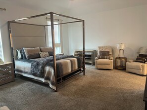 4 bedrooms, iron/ironing board, WiFi, bed sheets