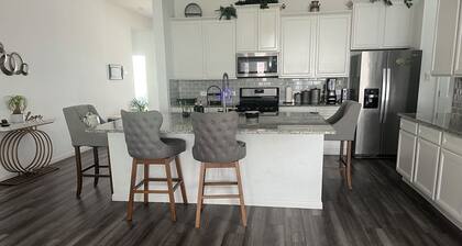 Spacious 4-bedroom house in quaint Montgomery with AC
