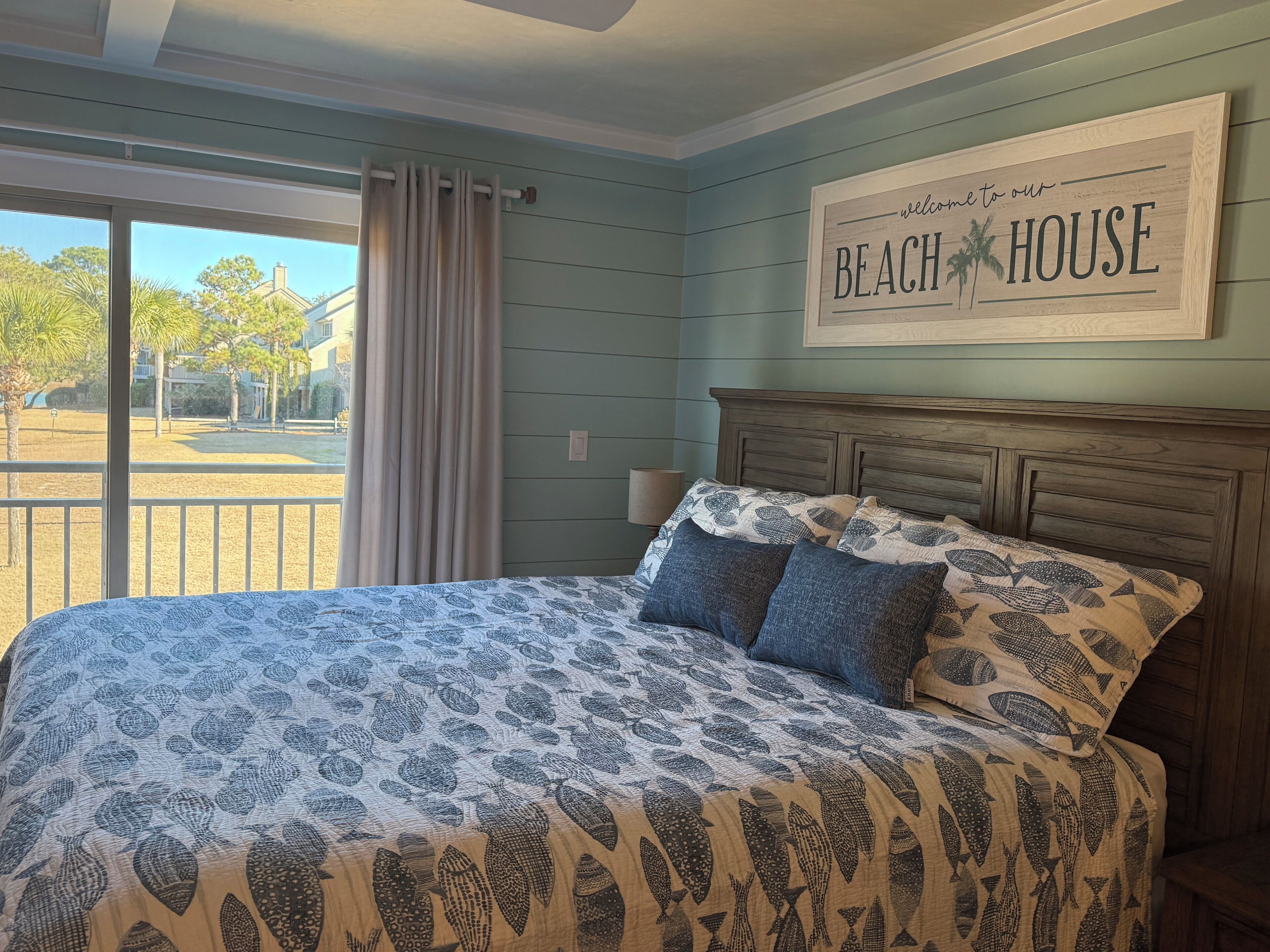 Fer et planche à repasser, draps fournis