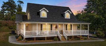 Peaceful Countryside Escape~Mins to AVL~Sleeps 10!