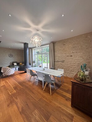 Interior - Renovated barn with swimming pool in an atypical location- Unique stay at Futuroscope (Colombiers)