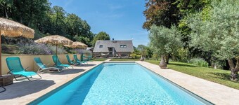 Renovated barn with swimming pool in an atypical location- Unique stay at Futuroscope