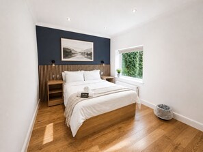 1 bedroom, iron/ironing board, travel cot, WiFi