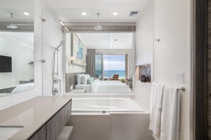 Hair dryer, bathrobes, slippers, bidet - Clarita’s Beach Bar & Resort (Jaco)