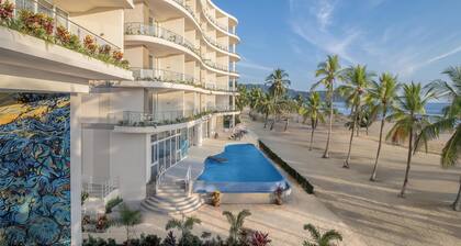 Clarita’s Beach Bar & Resort