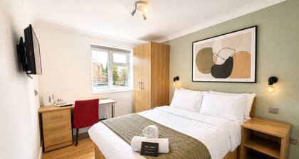 Double Room with Private Bathroom @ The Gables Aparthotel